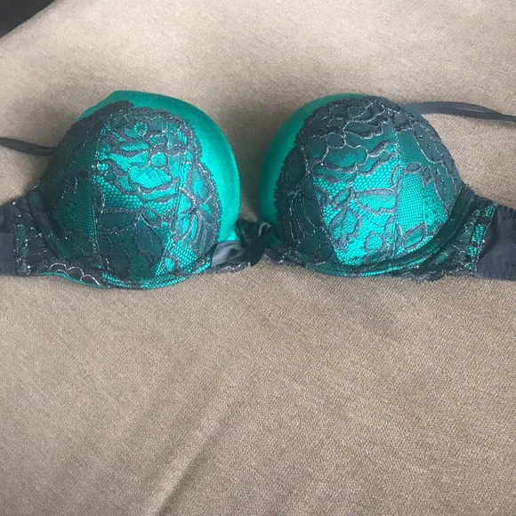 Bras! - Picture 3 of 4